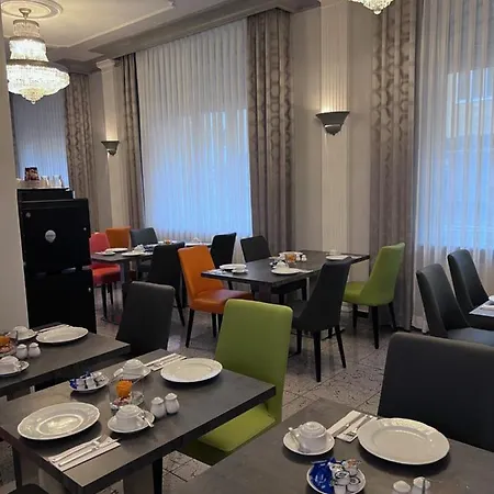 The Kral - Business & Serviced Aparthotel 3*